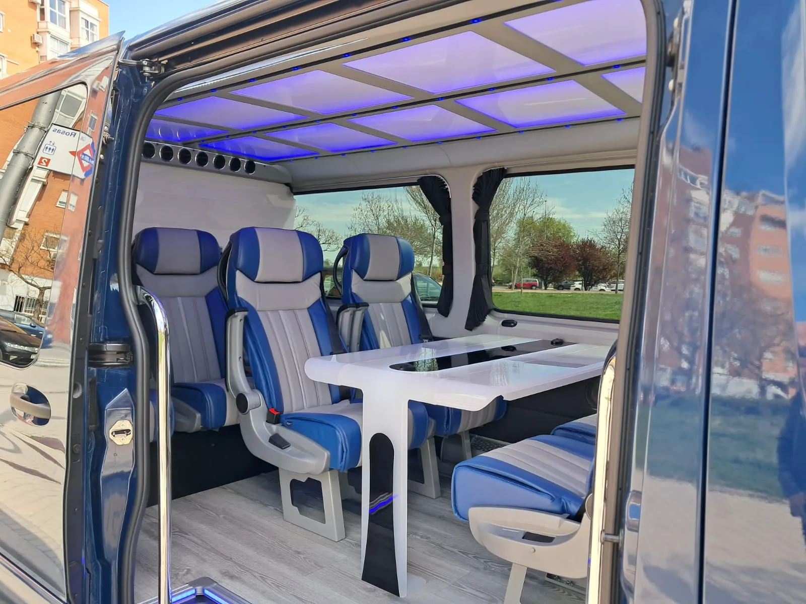 Mercedes-Benz Sprinter Executive 8 pax side view